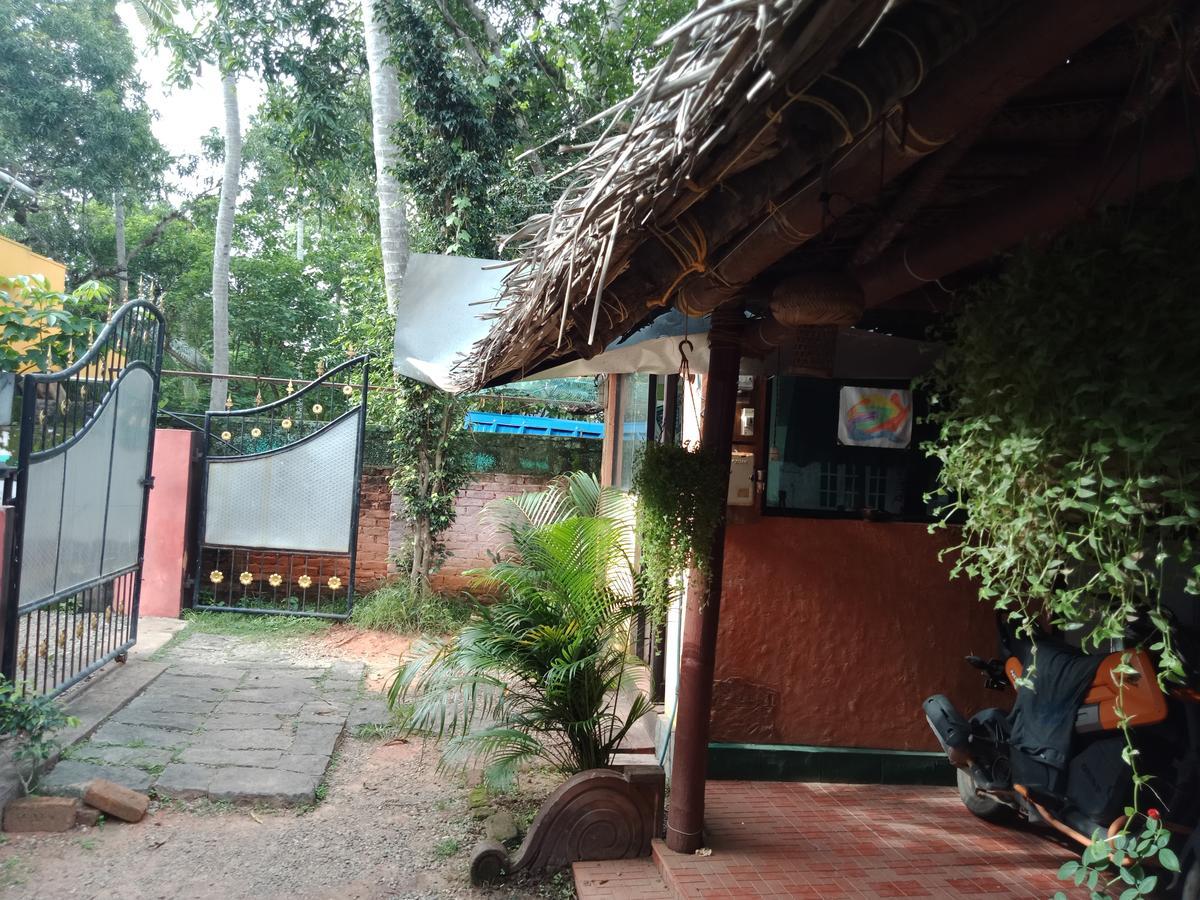Mango Palace Hotell Varkala Exteriör bild