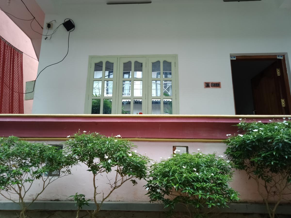 Mango Palace Hotell Varkala Exteriör bild