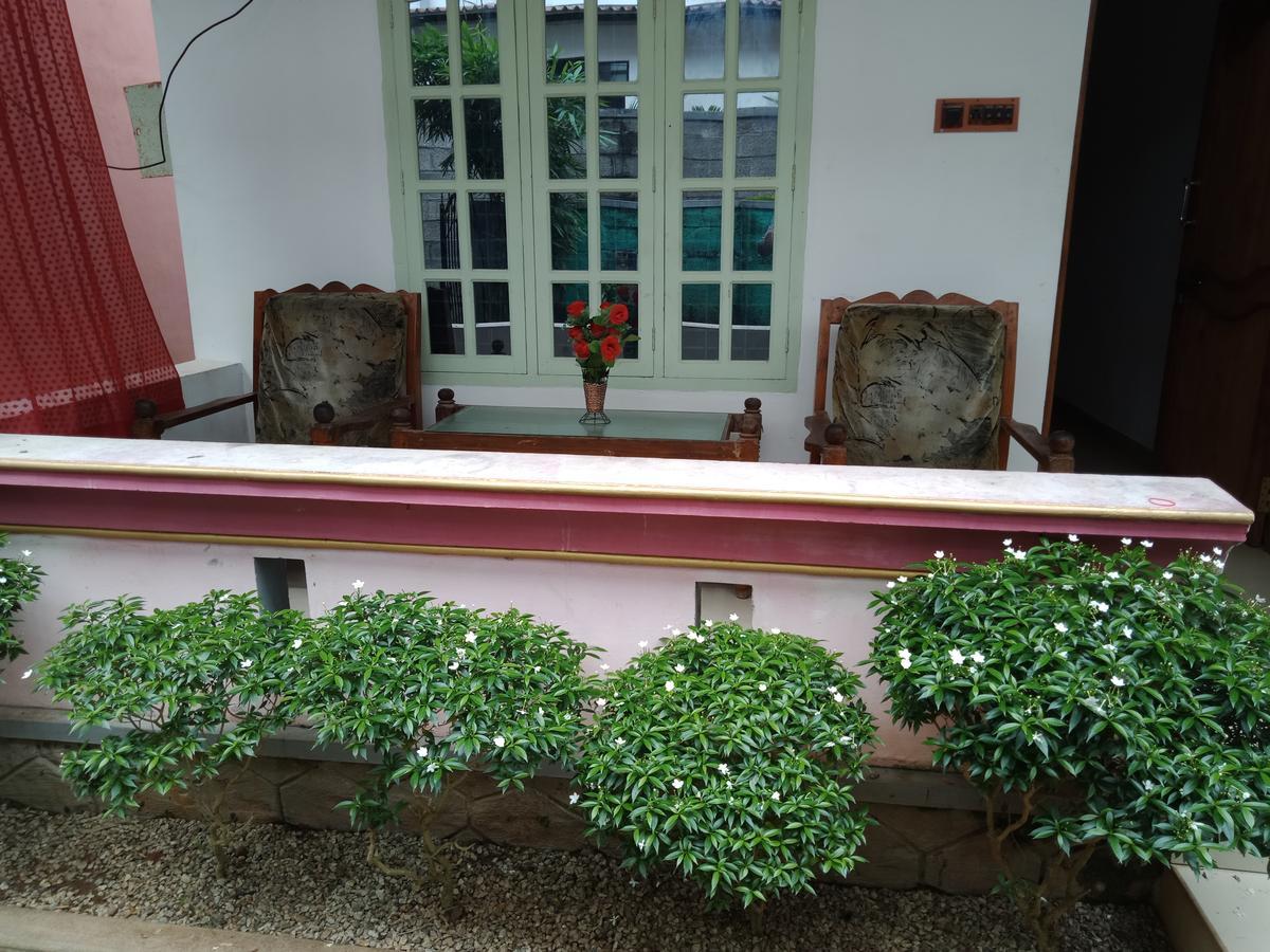 Mango Palace Hotell Varkala Exteriör bild