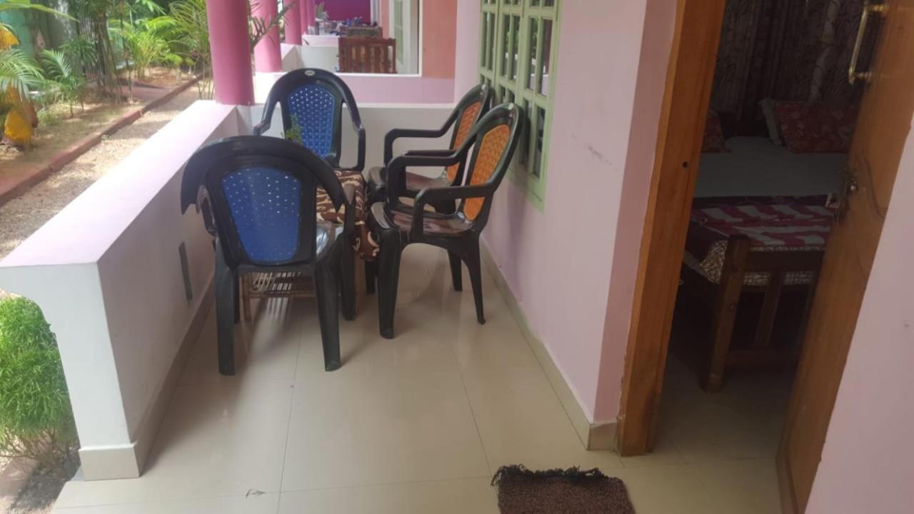 Mango Palace Hotell Varkala Exteriör bild